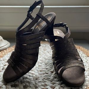 NIB Aerosoles Energinic Bronze Metallic Pumps Size 6